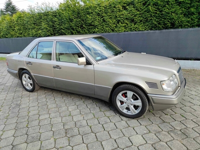 Mercedes Klasa E W124 Sedan 3.0 D 136KM 1994