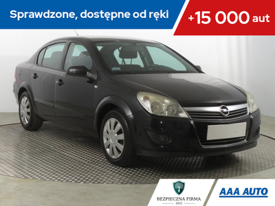 Opel Astra H Sedan 1.6 ECOTEC 115KM 2008