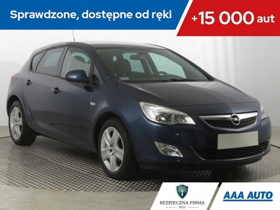 Opel Astra J Hatchback 5d 1.4 Turbo ECOTEC 140KM 2011