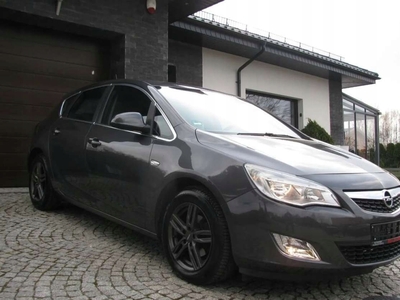 Opel Astra J Hatchback 5d 1.4 Twinport ECOTEC 100KM 2010