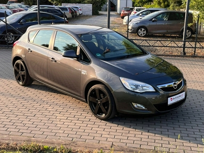 Opel Astra J Hatchback 5d 1.6 Twinport ECOTEC 115KM 2010