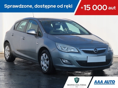 Opel Astra J Hatchback 5d 1.6 Twinport ECOTEC 115KM 2010