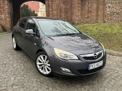 Opel Astra J Hatchback 5d 1.7 CDTI ECOTEC 125KM 2011