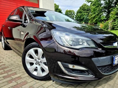 Opel Astra J Sedan 1.4 Turbo ECOTEC 140KM 2013