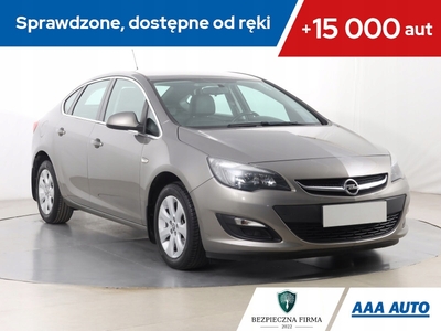 Opel Astra J Sedan 1.4 Turbo ECOTEC 140KM 2017