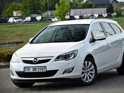 Opel Astra J Sports Tourer 1.7 CDTI ECOTEC 125KM 2011