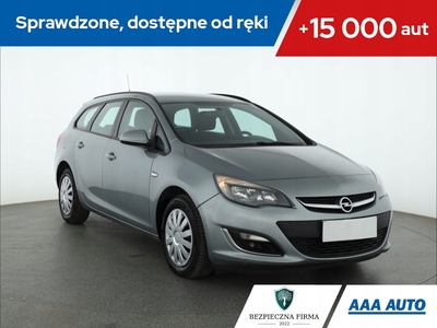 Opel Astra J Sports Tourer Facelifting 1.7 CDTI ECOTEC 110KM 2013