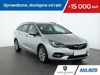 Opel Astra K Sportstourer Facelifting 1.2 Turbo 130KM 2020