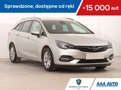 Opel Astra K Sportstourer Facelifting 1.2 Turbo 130KM 2020