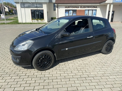 Renault Clio III Hatchback 5d 1.6 i 16V 88KM 2006