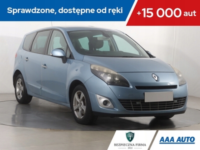 Renault Grand Scenic II Grand Scenic 1.9 dCi FAP 130KM 2010