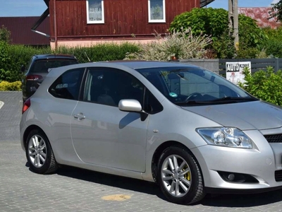 Toyota Auris I Hatchback 5d Facelifting 1.33 Dual VVT-i 101KM 2012