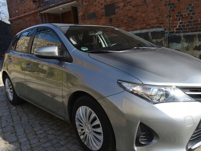 Toyota Auris II Hatchback 5d Dual VVT-i 100 99KM 2014