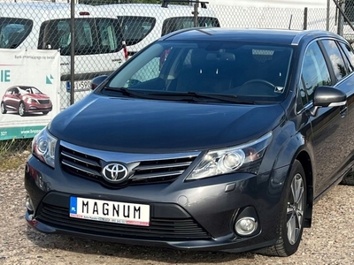 Toyota Avensis III Wagon Facelifting 2.0 D-4D 124KM 2014