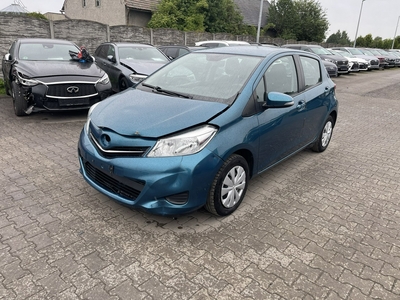 Toyota Yaris III Hatchback 5d 1.0 VVT-i 69KM 2012