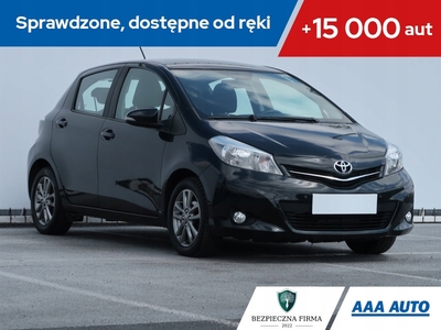 Toyota Yaris III Hatchback 5d Facelifting 1.0 VVT-i 69KM 2014