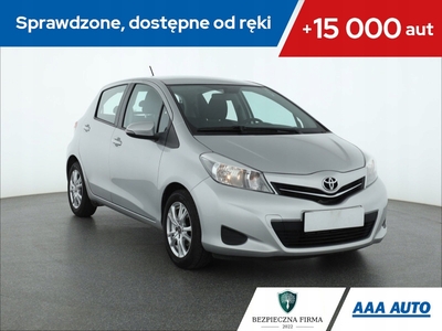 Toyota Yaris III Hatchback 5d Facelifting 1.33 Dual VVT-i 99KM 2014