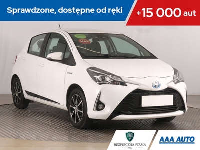 Toyota Yaris III Hatchback 5d Facelifting 2017 1.5 Hybrid 100KM 2018