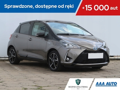 Toyota Yaris III Hatchback 5d Facelifting 2017 1.5 Hybrid 100KM 2018