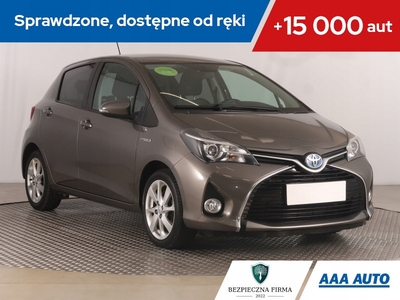 Toyota Yaris III Hatchback 5d Facelifting Hybrid 100KM 2016