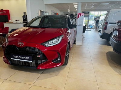 Toyota Yaris IV Hatchback Facelifting 1.5 Hybrid Dynamic Force 130KM 2024