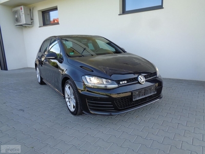 Volkswagen Golf VII