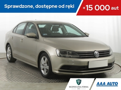 Volkswagen Jetta VI Sedan Facelifting 2.0 TDI 110KM 2015