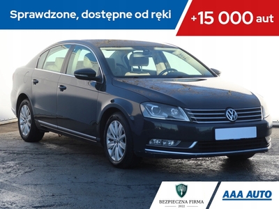 Volkswagen Passat B7 Limousine 2.0 TDI CR DPF BlueMotion 140KM 2014