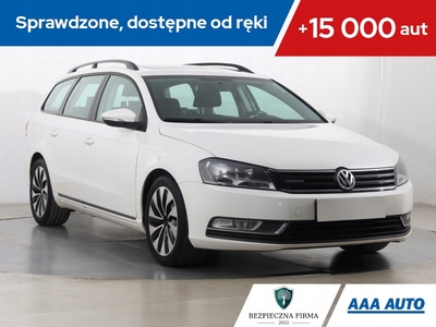 Volkswagen Passat B7 Variant 1.6 TDI CR DPF BlueMotion 105KM 2013