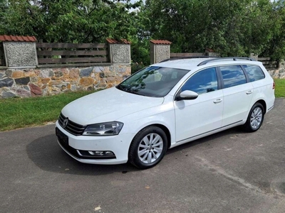 Volkswagen Passat B7 Variant 2.0 TDI CR DPF BlueMotion 140KM 2011