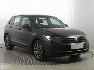 Volkswagen Tiguan , Salon Polska, 1. Właściciel, Serwis ASO, VAT 23%, Klima,