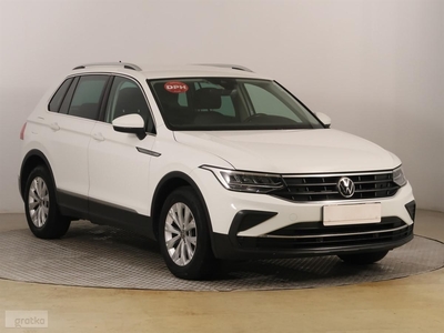 Volkswagen Tiguan , Serwis ASO, Klimatronic, Tempomat, Parktronic,