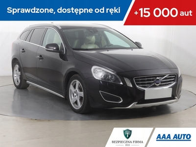 Volvo V60 I Kombi 2.4 D5 215KM 2012