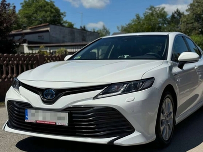 Toyota Camry IX 2019