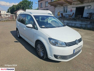 Volkswagen Touran 1.6 diesel 105 KM 2014r. (Komorniki)