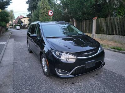 chrysler pacifica touring-L,8 miejsc,stan bardzo dobry,faktura vat 23%