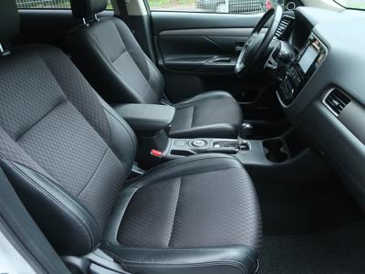 Mitsubishi Outlander 2015 2.0 181389km SUV