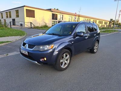 Mitsubishi Outlander 3.0 benzyna 7os/4x4/Navi/Skóra/Zadbany!