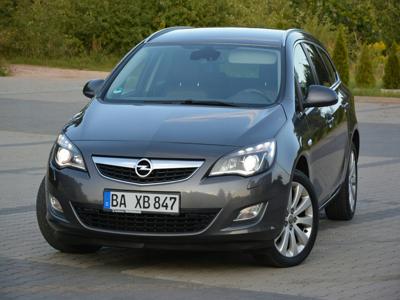 Opel Astra J Sports Tourer 1.4 Turbo ECOTEC 140KM 2011