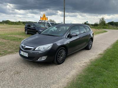 Opel Astra J Sports Tourer 2.0 CDTI ECOTEC 165KM 2012