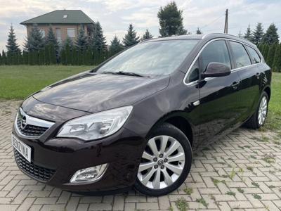 Opel Astra J Sports Tourer Facelifting 1.4 Turbo ECOTEC 120KM 2012