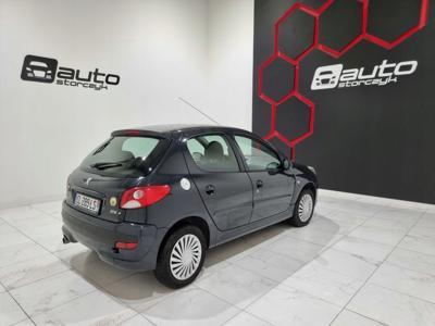 Peugeot 206 Hatchback 5d + 1.1 60KM 2011