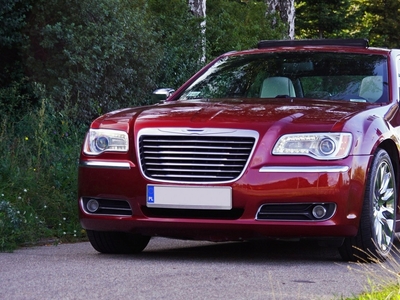 Chrysler 300C II Sedan 3.6 V6 286KM 2013