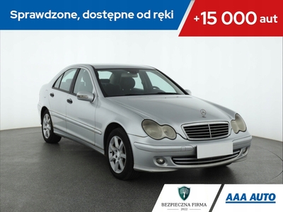 Mercedes Klasa C W203 Sedan W203 2.1 (C 220 CDI) 150KM 2006