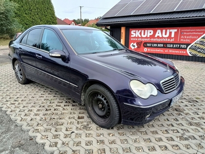 Mercedes Klasa C W203 Sedan W203 3.2 V6 (C 320) 218KM 2000