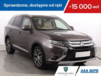 Mitsubishi Outlander III SUV Facelifting 2017 2.0 150KM 2017