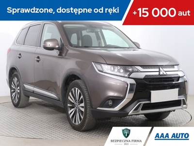 Mitsubishi Outlander III SUV Facelifting 2017 2.0 150KM 2018