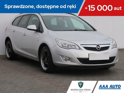 Opel Astra J Sports Tourer 1.4 Turbo ECOTEC 140KM 2011