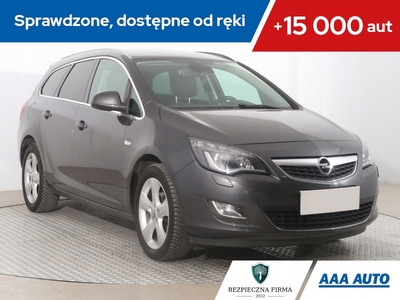 Opel Astra J Sports Tourer 1.4 Turbo ECOTEC 140KM 2011