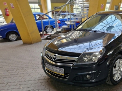 Opel Astra J Sports Tourer 1.7 CDTI ECOTEC 110KM 2011